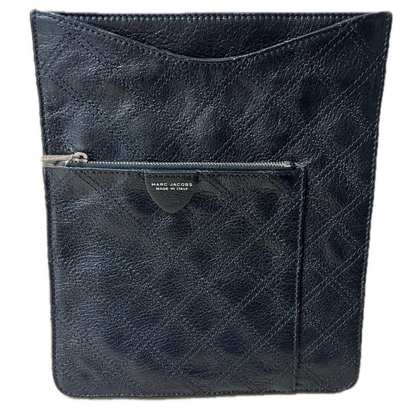 HP🎉Marc Jacobs Quilted iPad Tablet Blk Leather Case Zipper pouch on front - Picture 4 of 15